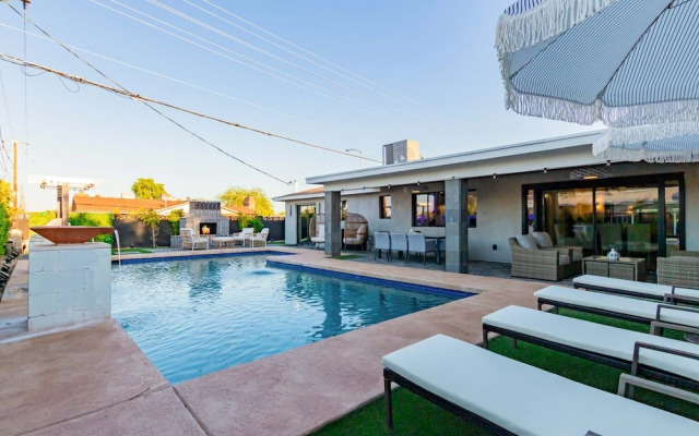 NEW The Kensington Custom Pool Al-fresco Living