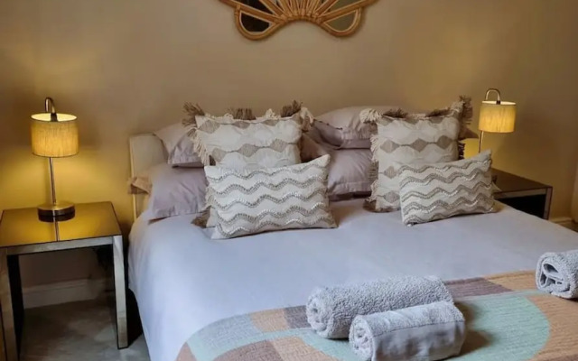 Luxurious Sea Point Apartment