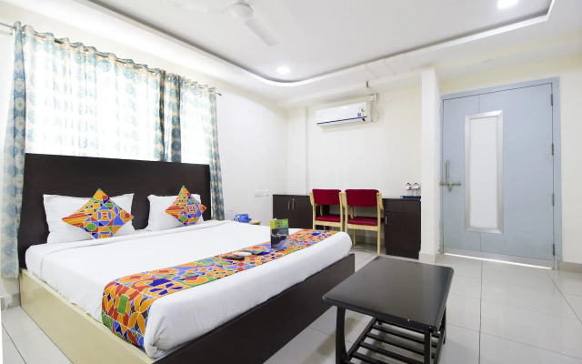FabHotel Siri Inn Madhapur