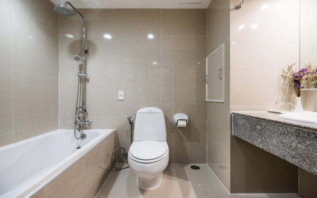 Evergreen Place Siam by UHG