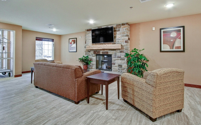 Cobblestone Hotel & Suites – Pulaski/Green Bay