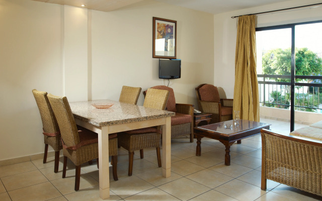 Senator Hotel Apartments - Adults Only