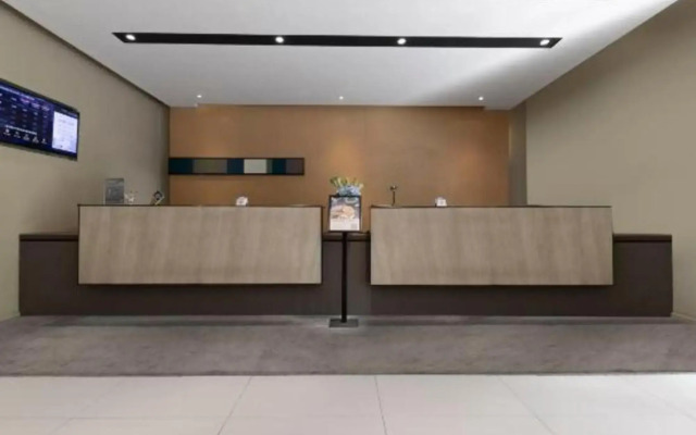 Homeinn Selected Hotel (Baotou East Station Airport)