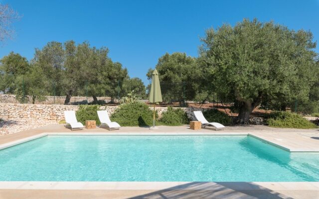 Trullo Chiara con Piscina by Wonderful Italy