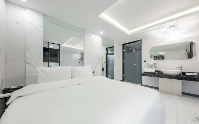 Hotel 24st Urban Brown Seosan Lake Park