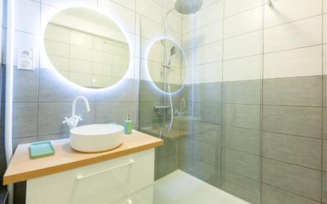 Kenedus Beau Standing Cours d'Ajot 65m2 Vue rade