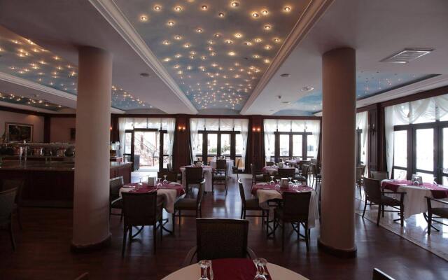 Elementa Boutique Hotel