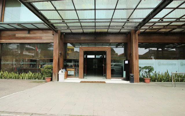 ZEN Rooms Grand Hotel Lembang