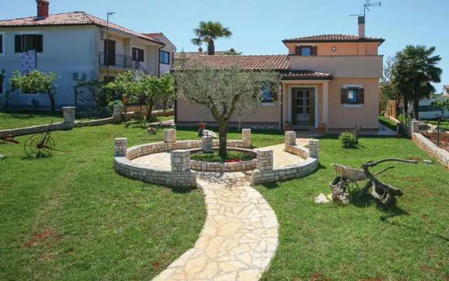 Amazing Home in Novigrad With Wifi and 3 Bedrooms