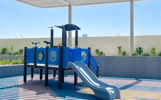 Luxury Beachfront 1BR on Palm Jumeirah & Balcony