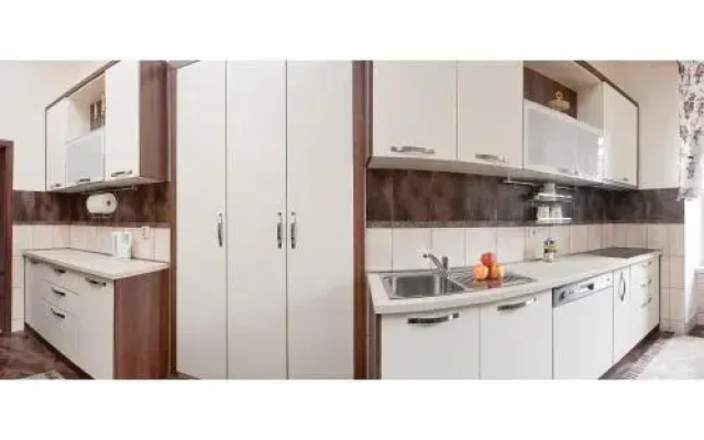 Apartment Palata Bizanti