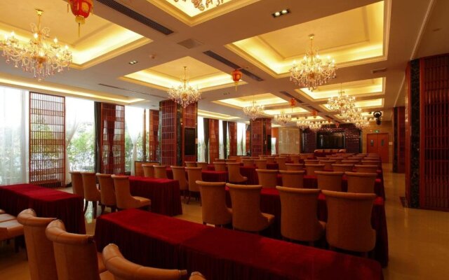 Jollies International Hotel