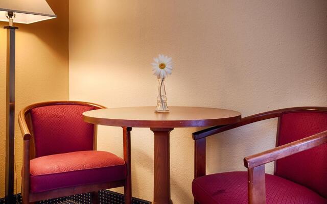Best Western Plus Yadkin Valley Inn & Suites