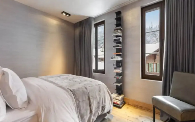 Duplex With Palace Views