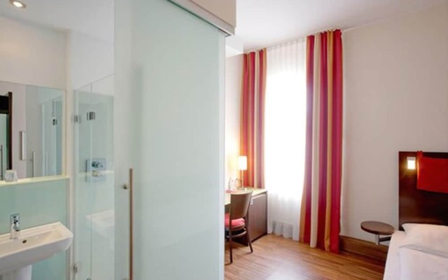 Maris Hotel