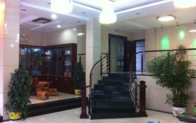 Jinqiao Business Hotel