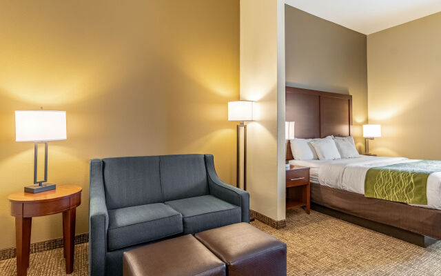 Comfort Inn & Suites Tuscumbia - Muscle Shoals