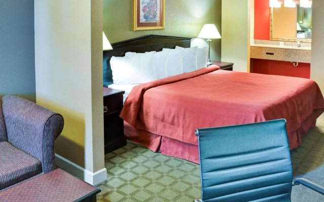Quality Inn & Suites Hot Springs-Lake Hamilton