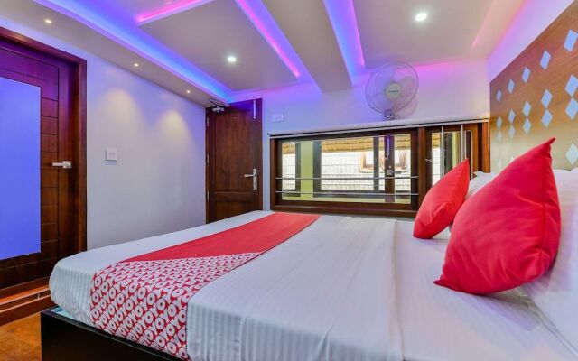 OYO 22759 Houseboat Luxury Smart Gold 6 BHK