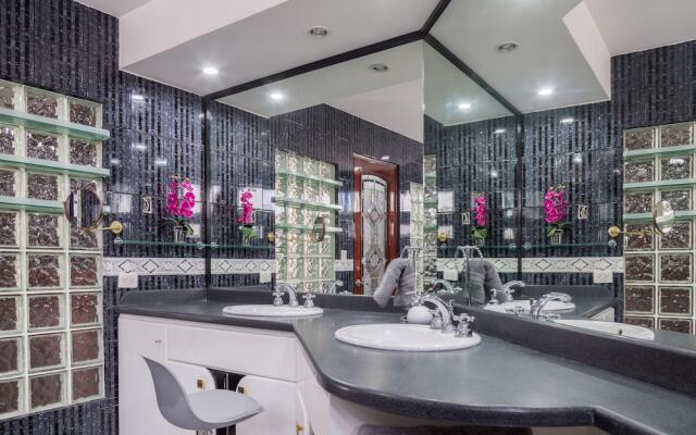 CASA REAL: Increíble casa sobre la laguna