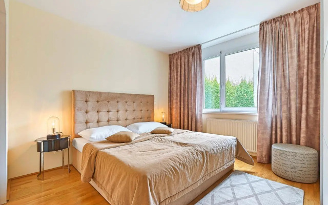 Peaceful Belvedere Apartment in Safe, Quiet & Central Location