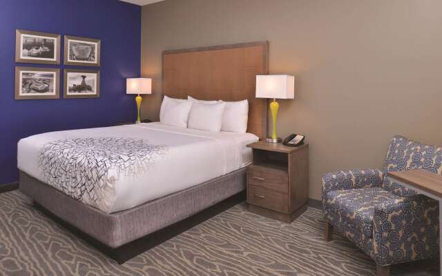 La Quinta Inn & Suites by Wyndham Page at Lake Powell - Image 7