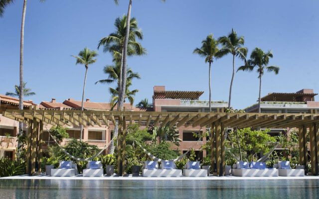 El Careyes Club & Residences