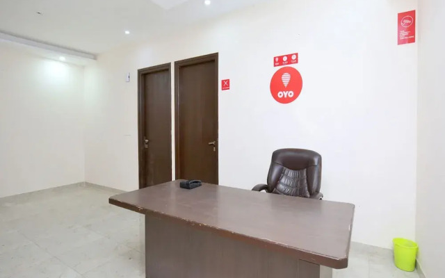 Royal Lake Suites By OYO Rooms