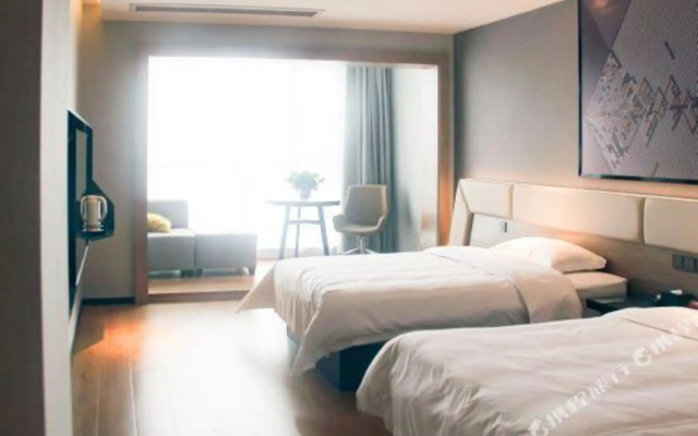 IU Hotel (Neijiang High Speed Railway Station, Han'an Avenue)