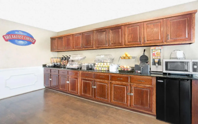 Baymont Inn & Suites - Roanoke Rapids