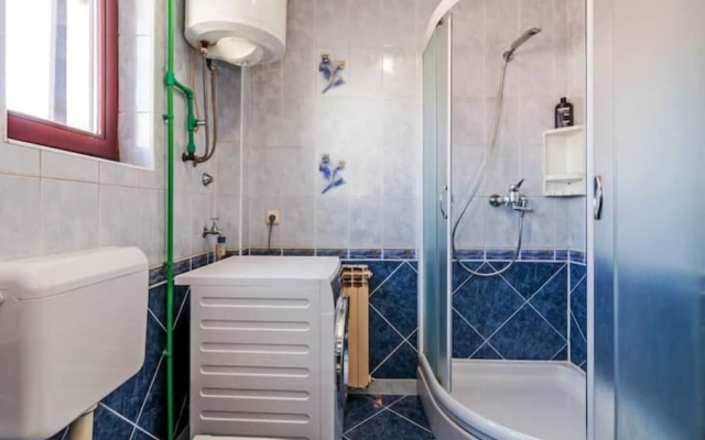 Brane - Free Parking - A4 Rada