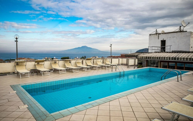 HOTIDAY Room Collection - Sorrento