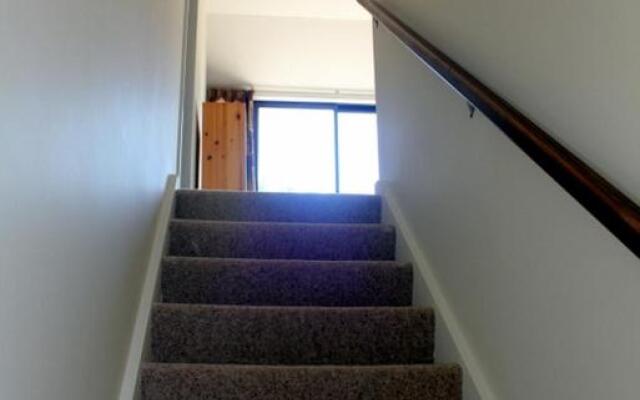 26 Caverhill Close