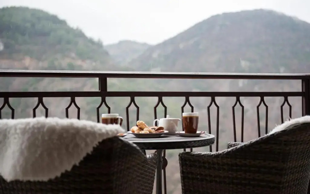 Lagadia 4 seasons hotel