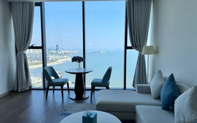 Alacarte Seaview Halong by HaVan