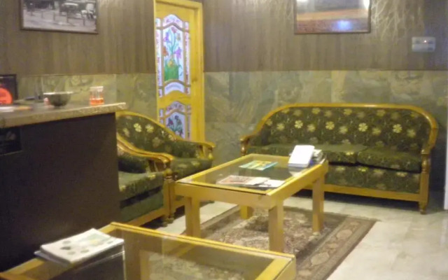 Blooming Dale Hotel