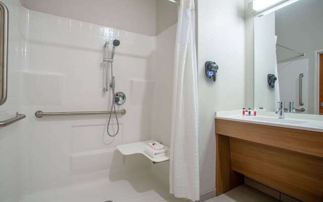 Microtel Inn & Suites by Wyndham Liberty/NE Kansas City Area