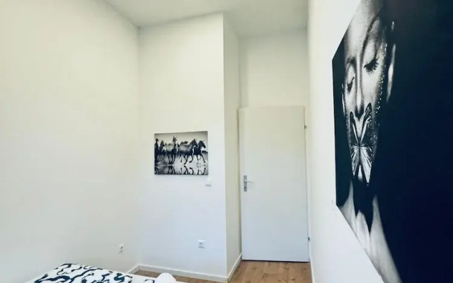 Spacious 3BR Near Kaufpark Alterlaa