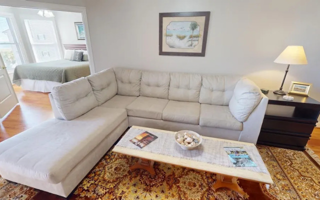 Desoto Beach Club 201