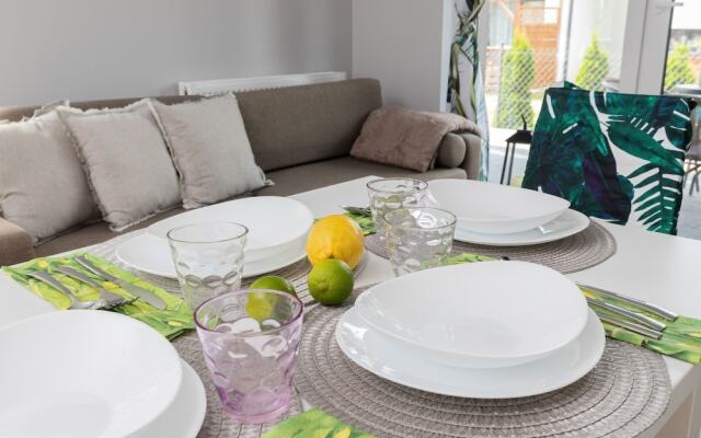 Coast Apartment With Terrace by Renters