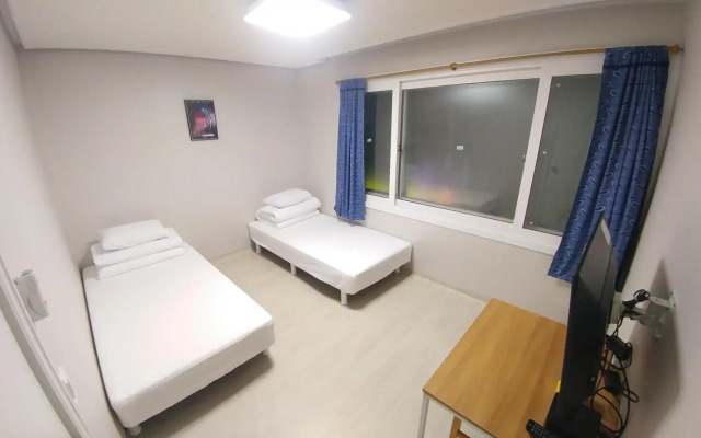 Hause Itaewon - Hostel