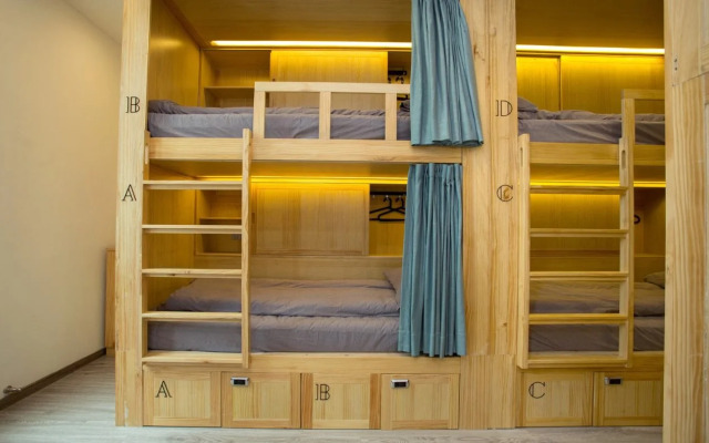 Dengba Hostel Shanghai Branch