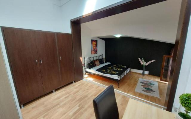 Happy Accomodation