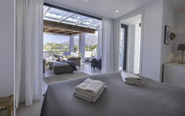 Penthouse First Line Golf - Marbella