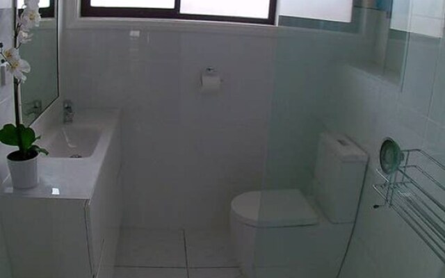 2 Bedroom Apartment in Surfers Central