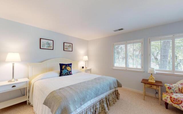 911 Inverness Village