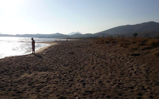 Legrena Beach Villa