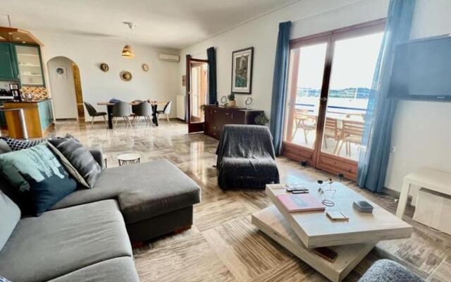 Chrysa's Dream - Dreamy Sea View at Spacious 3BR Apt in Porto Cheli