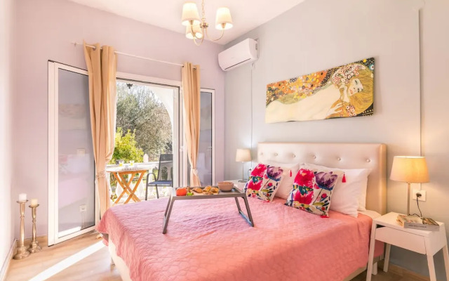 Lamda Apartments by Estia