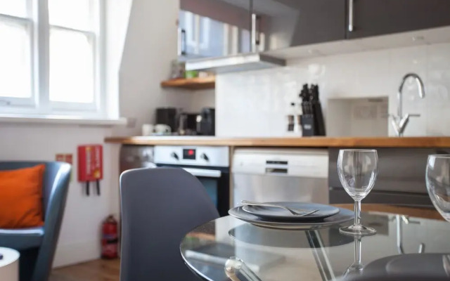 Quality Apartment Shaftersbury Avenue
